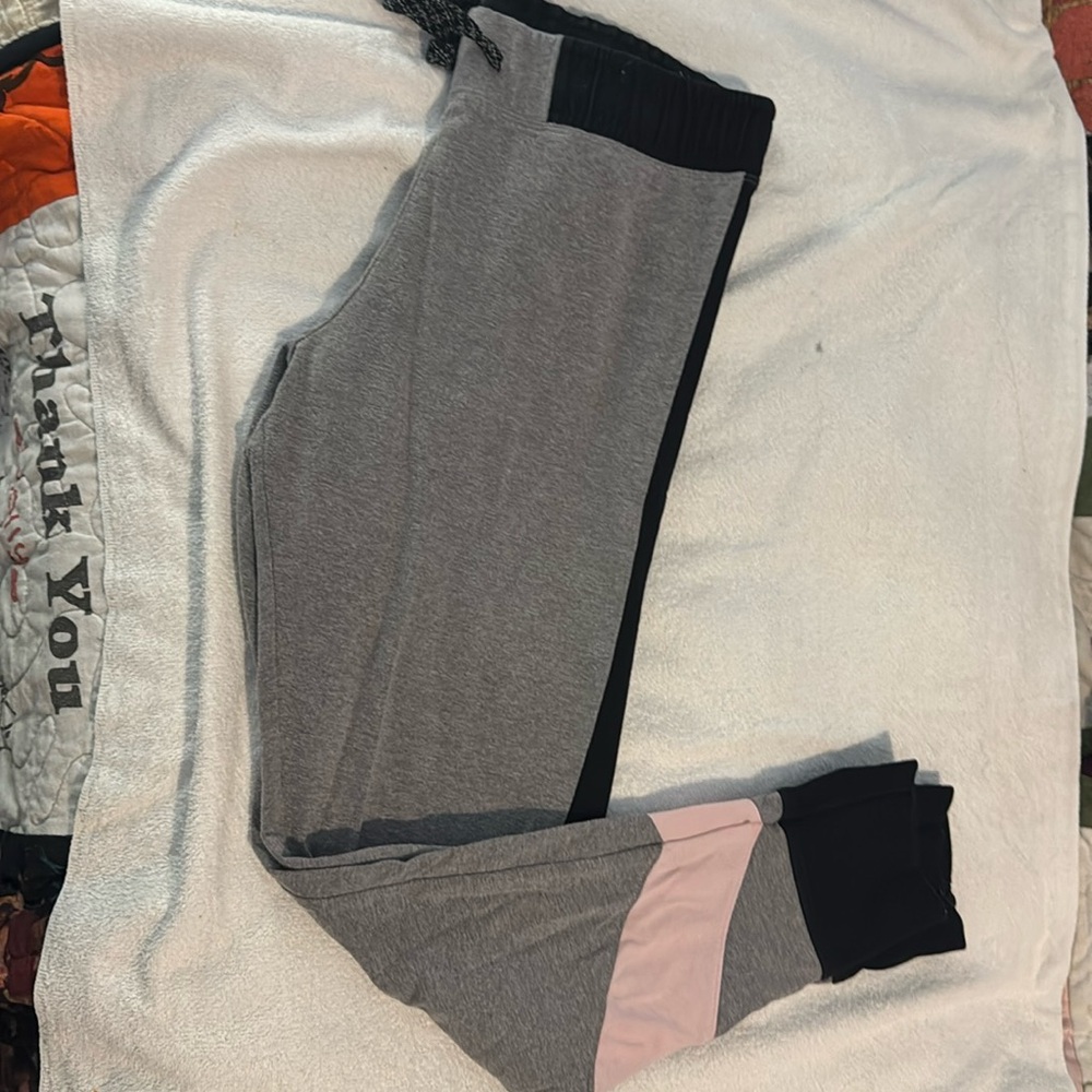 Pink victoria’s Secret yoga 🧘‍♀️ pants